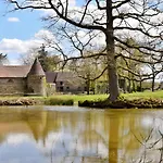 Bed and Breakfast Chateau Du Blanc Buisson Saint-Pierre-du-Mesnil