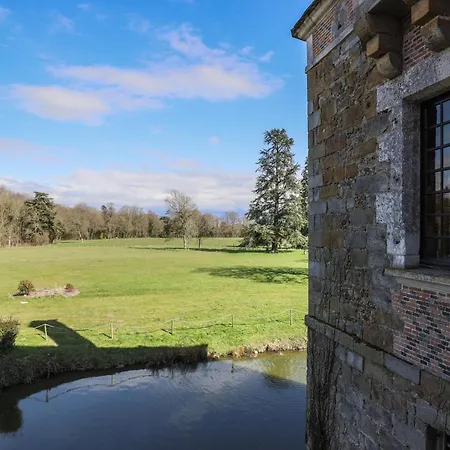 Chateau Du Blanc Buisson Couette-café Saint-Pierre-du-Mesnil
