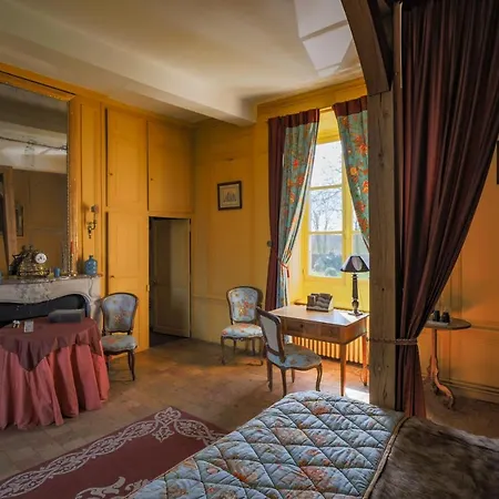 Chateau Du Blanc Buisson Couette-café