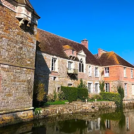 Chateau Du Blanc Buisson Bed & Breakfast